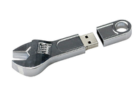 Η αργυροειδής μορφή κλειδιών Drive λάμψης μετάλλων USB 64G 2,0 με χαράσσει το λογότυπο