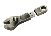 Η αργυροειδής μορφή κλειδιών Drive λάμψης μετάλλων USB 64G 2,0 με χαράσσει το λογότυπο